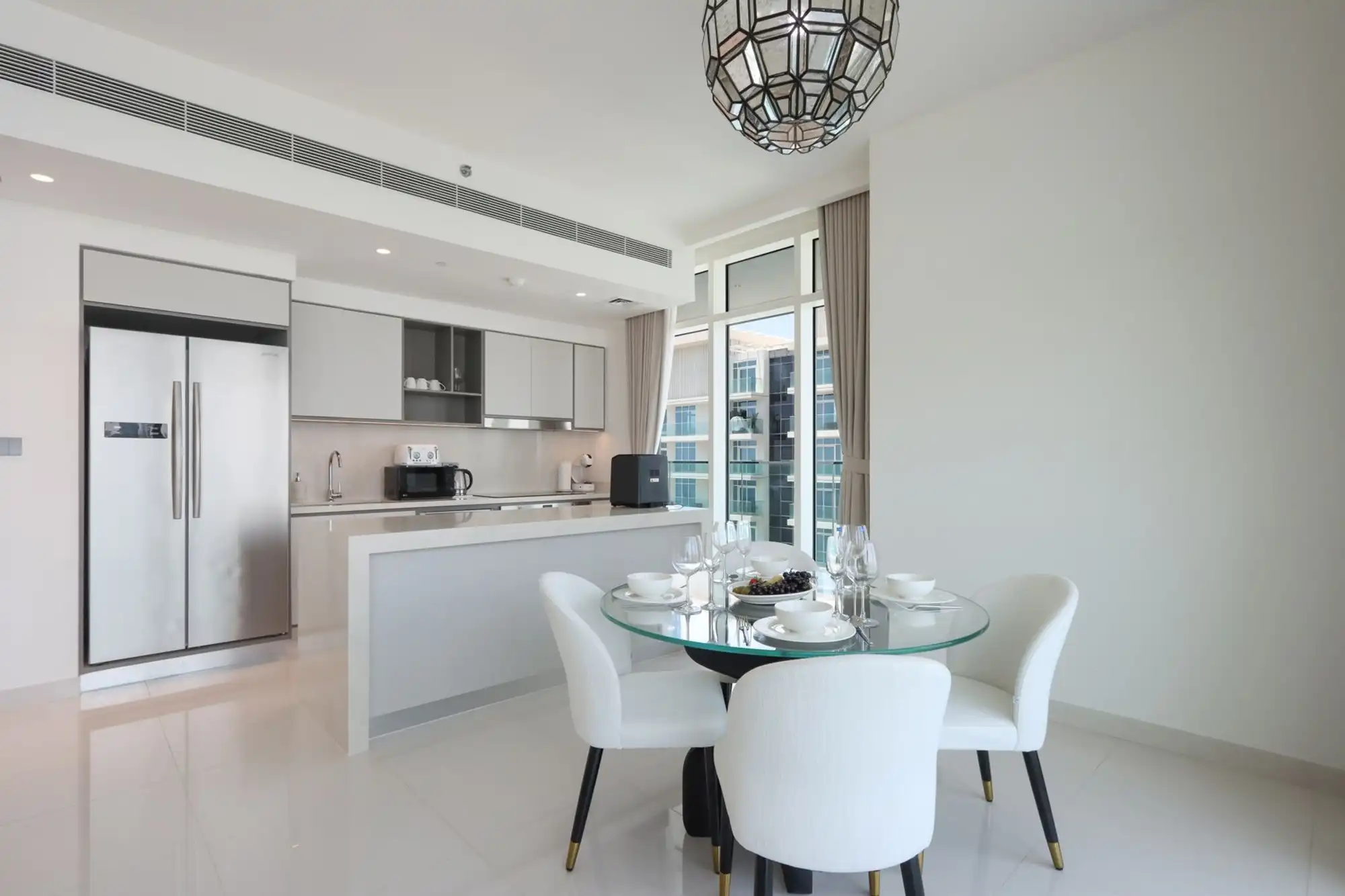 3BR with Marina Skyline View & Private Beach, Dubai