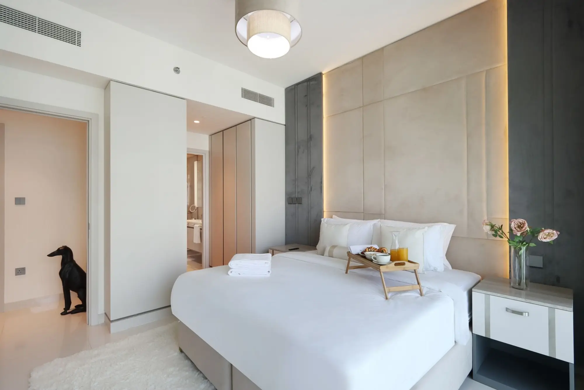 3BR with Marina Skyline View & Private Beach, Dubai
