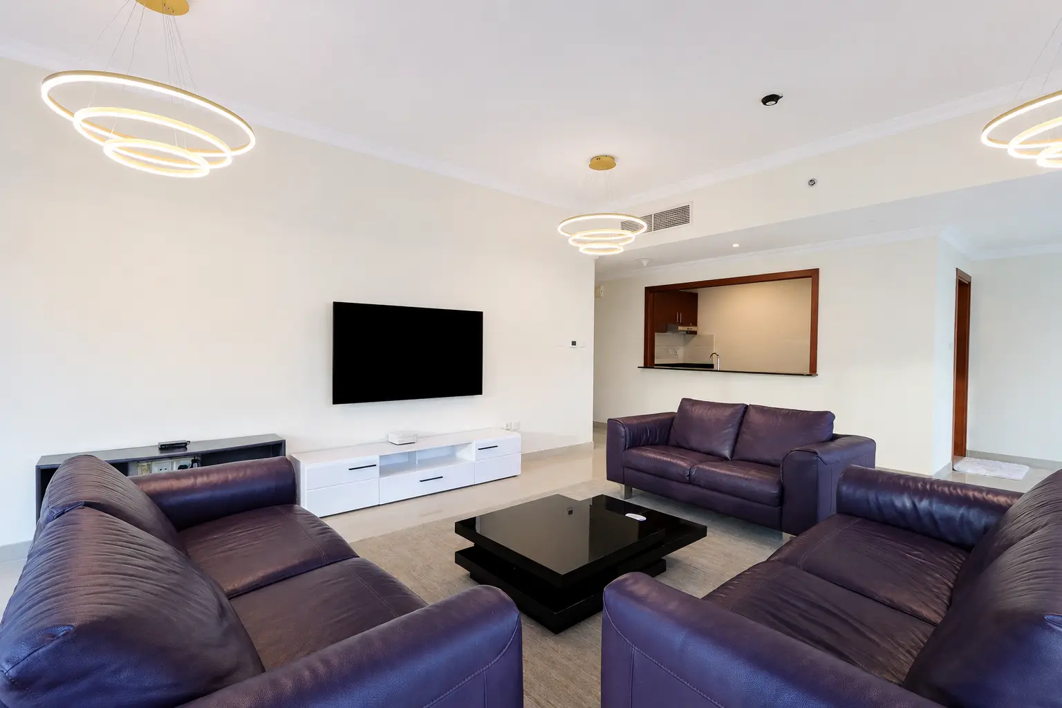 3BR with Marina Skyline Views, Near Mall & Metro, Dubai