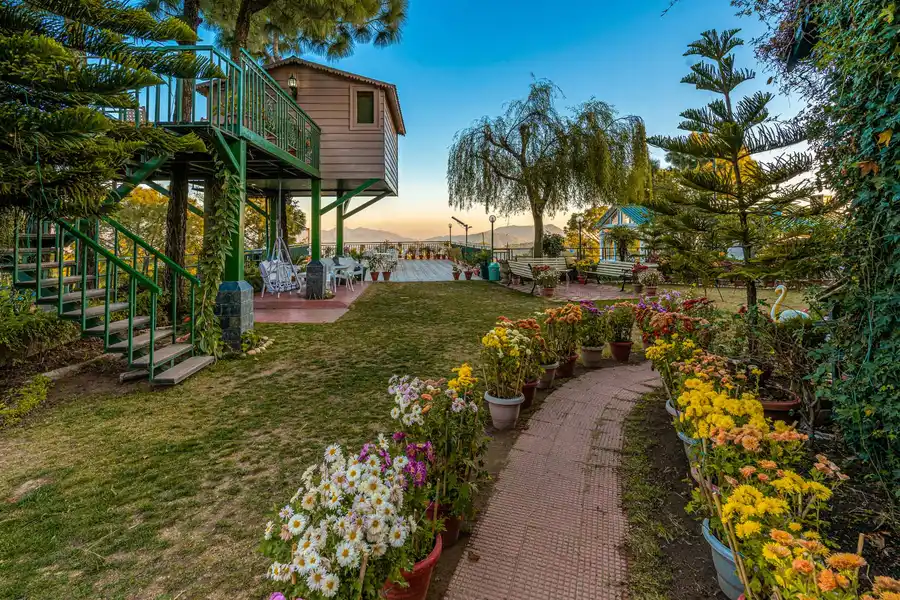 4 Rooms @ Villa Mountain Crest w/ Outdoor Pool, Kasauli
