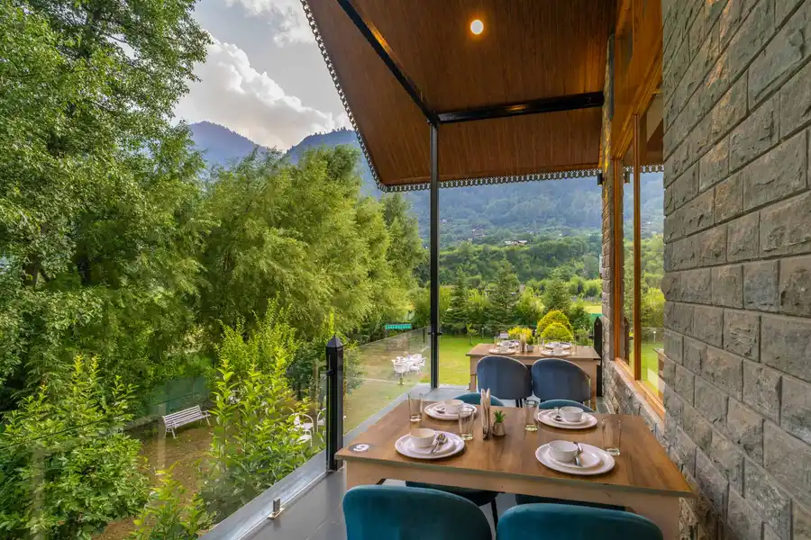6 Premium Rooms @ Raison Meadows, Manali