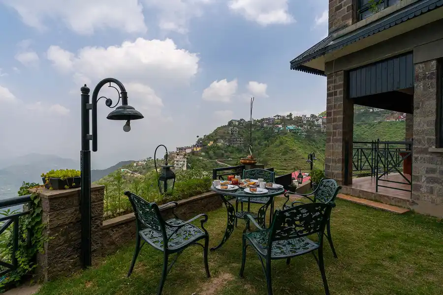 7 Rooms @ Mysty View w/ Glass Sun-Room, Kasauli