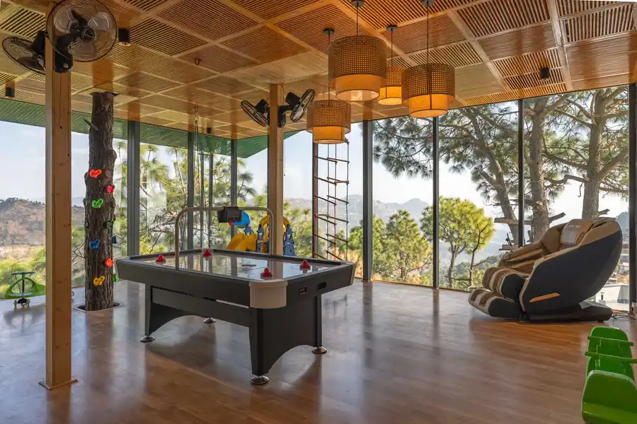 7 Rooms @ Serene w/ Outdoor Bonfire, Kasauli