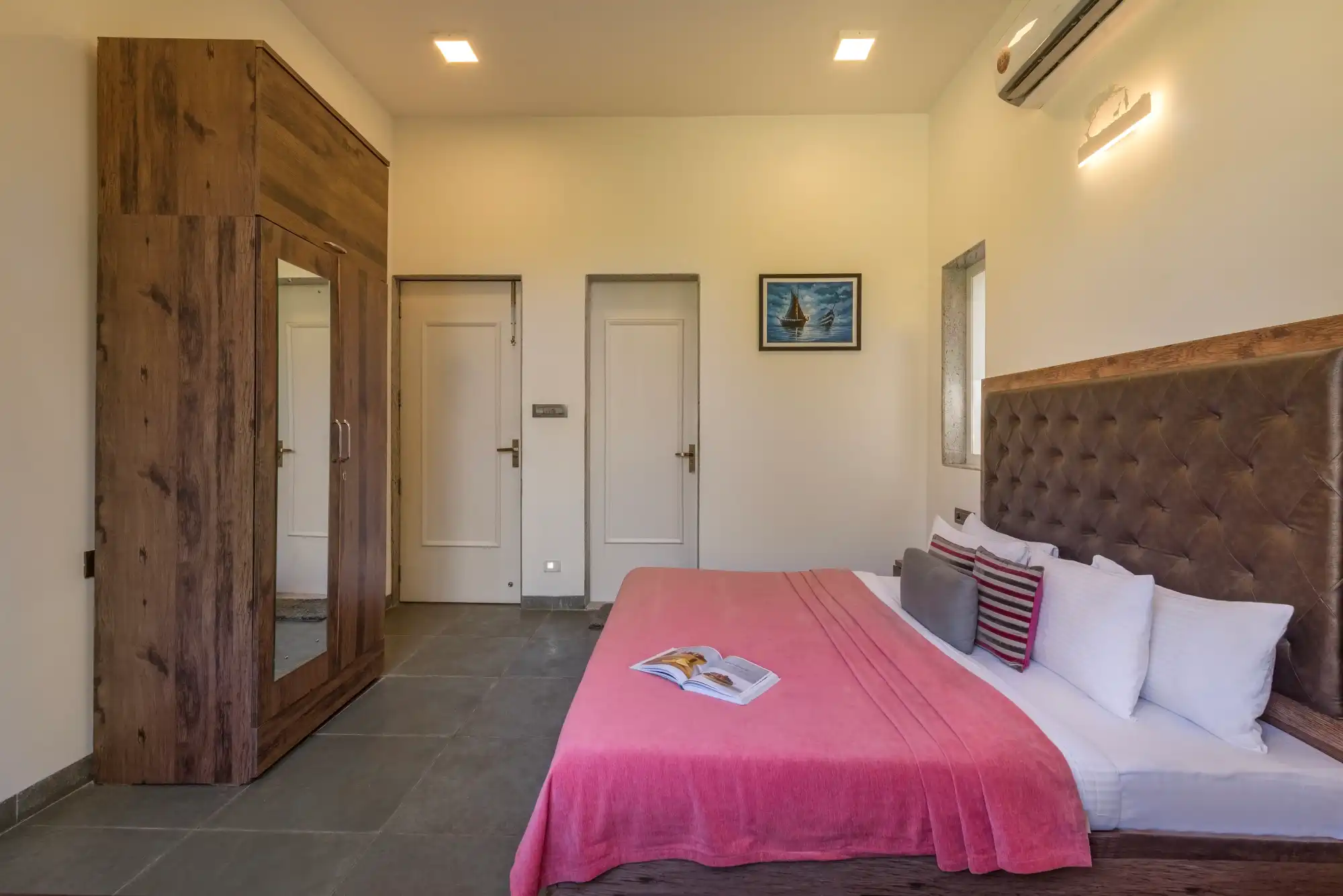 7 Seas, Alibaug