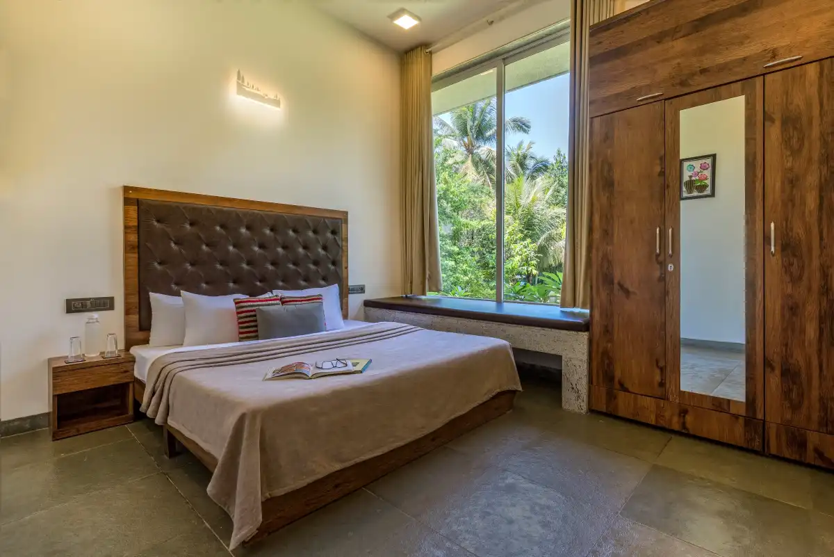 7 Seas, Alibaug