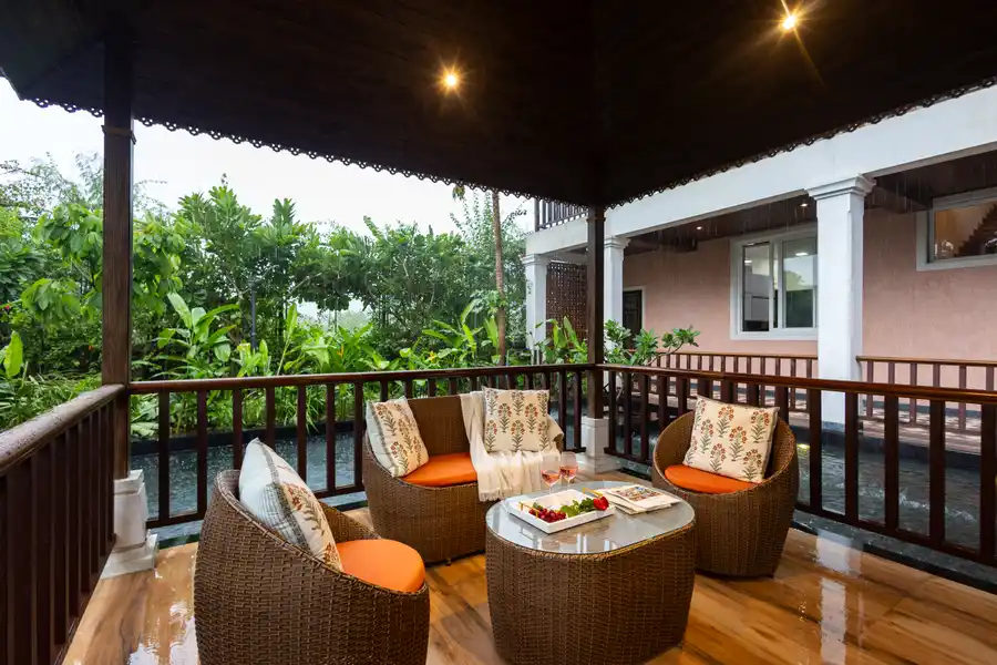 Aaraa Vilas, Karjat