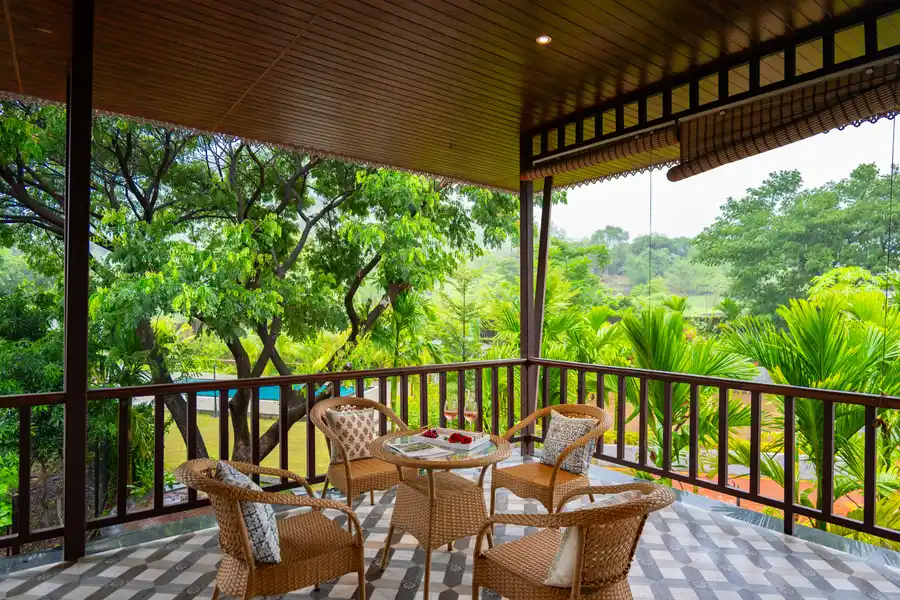 Aaraa Vilas, Karjat