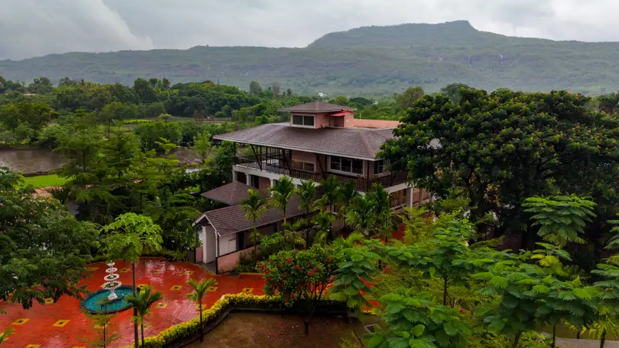 Aaraa Vilas, Karjat