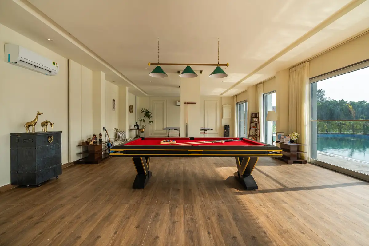 Aarna Estate w/ Private Pool & Pickleball Court, New Delhi