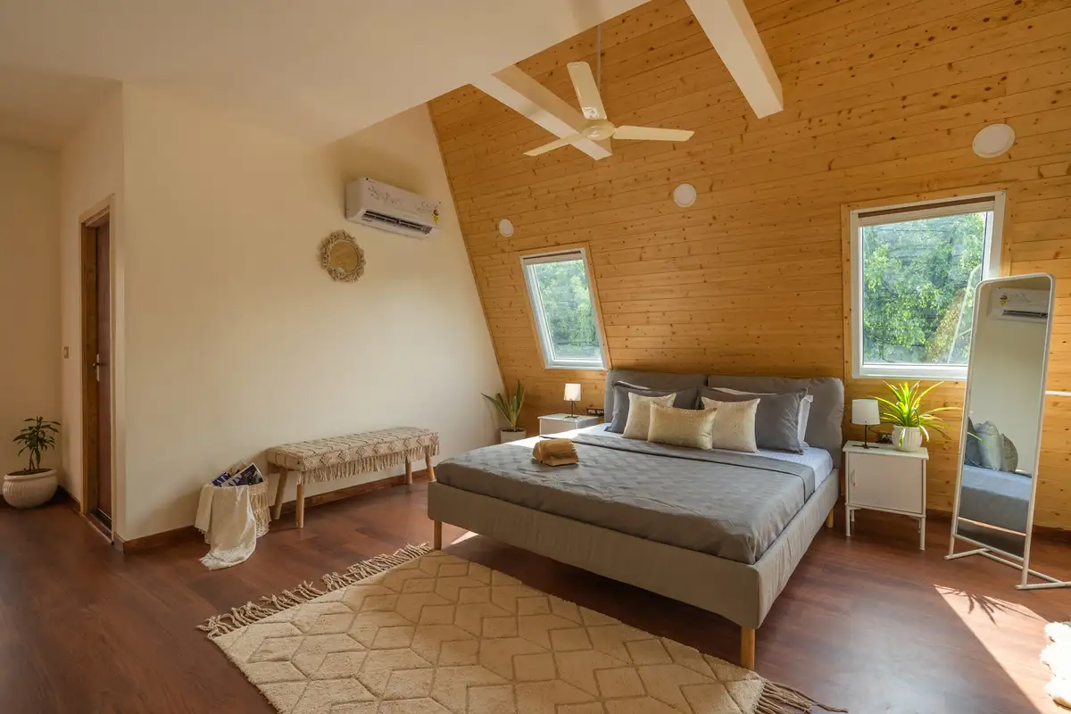 Aarna Estate w/ Private Pool & Pickleball Court, New Delhi