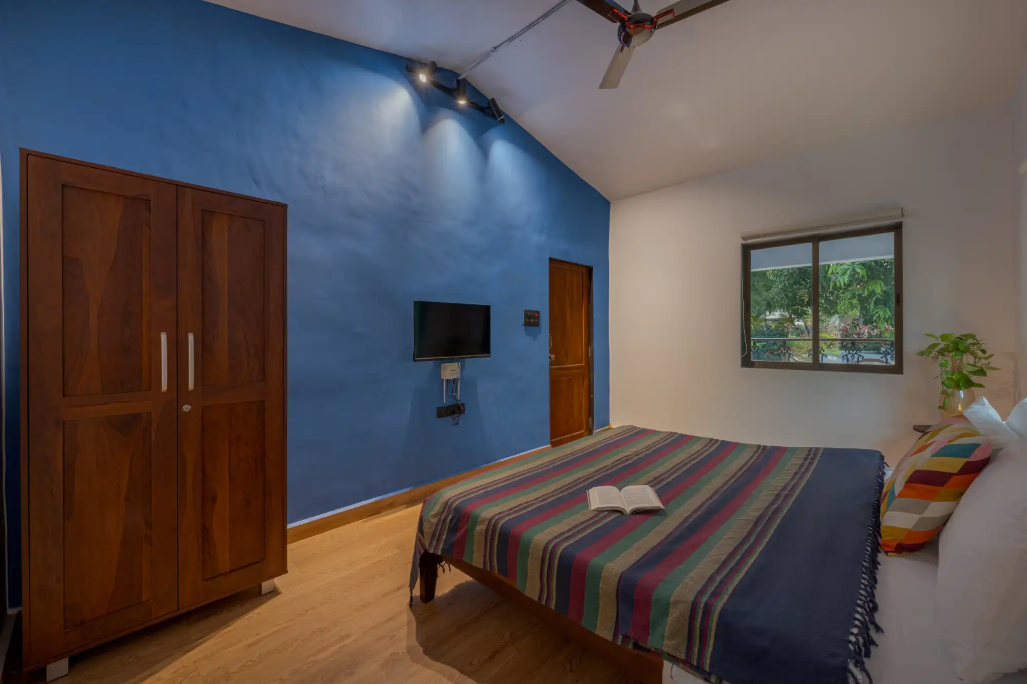 Adora Annex, Murud