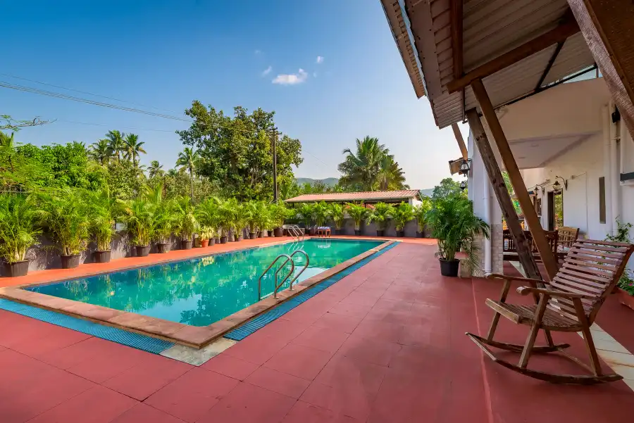 Adora Woods And Hills, Murud