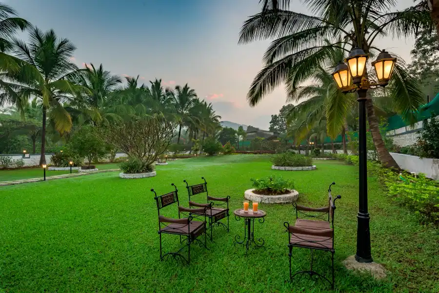 Adora Woods And Hills, Murud