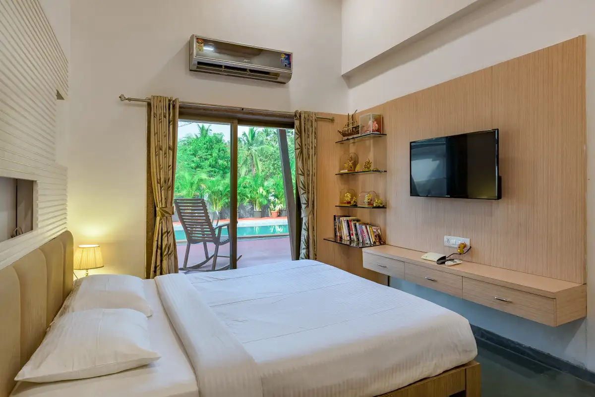 Adora Woods And Hills, Murud