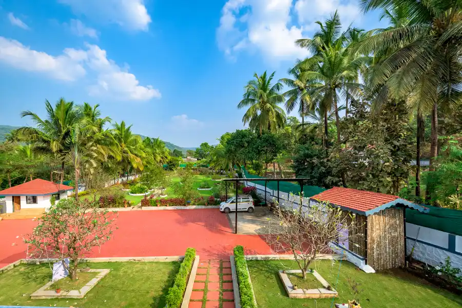 Adora Woods And Hills, Murud