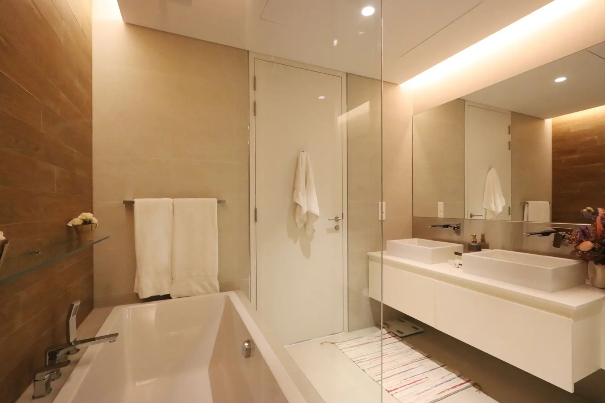 Alluring 3BR+1 with Sea & Ain Dubai View, Dubai