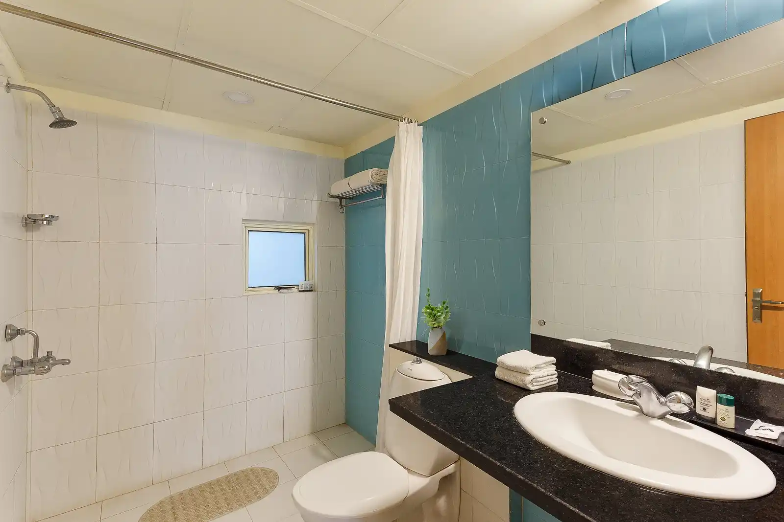 Aloha on the Ganges By Leisure Hotels Bathroom