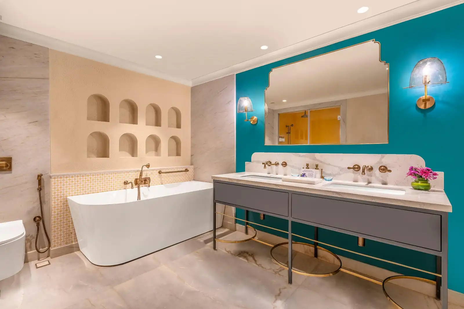 Aloha on the Ganges By Leisure Hotels Bathroom