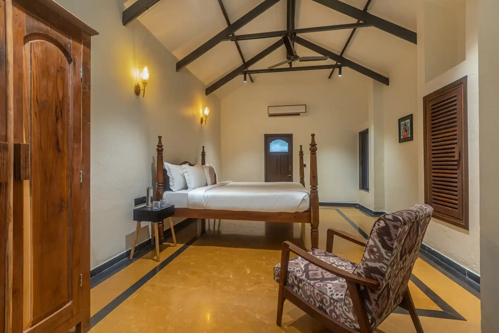 Amavi Beach House, Dapoli