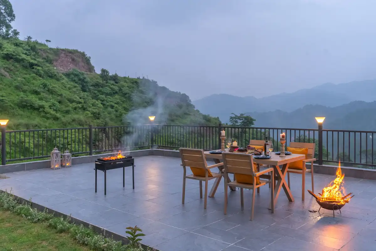 Amaya W/ Heated Outdoor Pool, Kasauli
