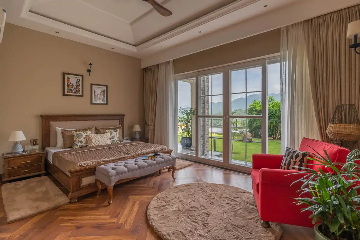 Amaya W/ Heated Outdoor Pool, Kasauli