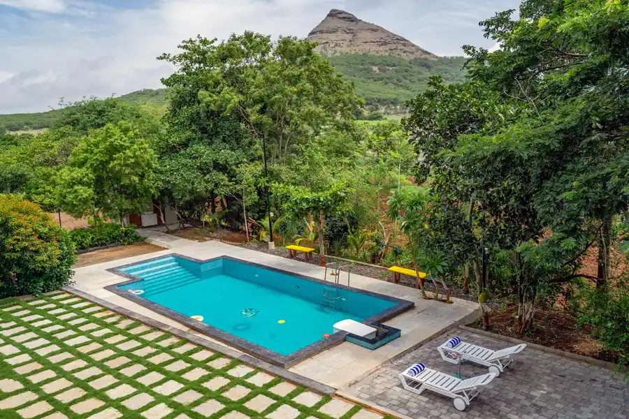 Amber & Mist, Nashik