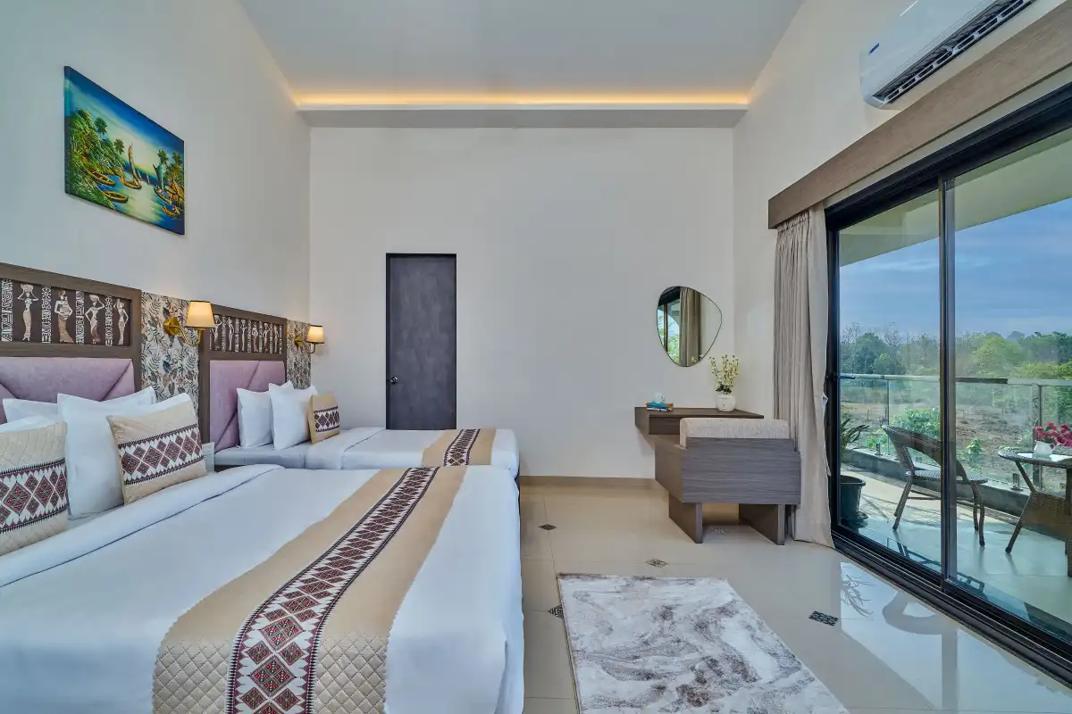 Amora, Karjat