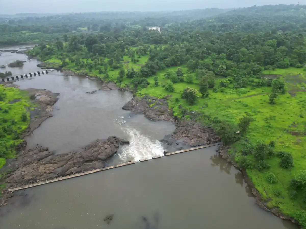 Amora, Karjat