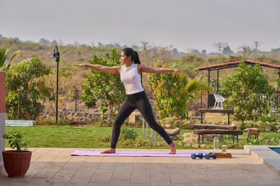 Amora, Karjat
