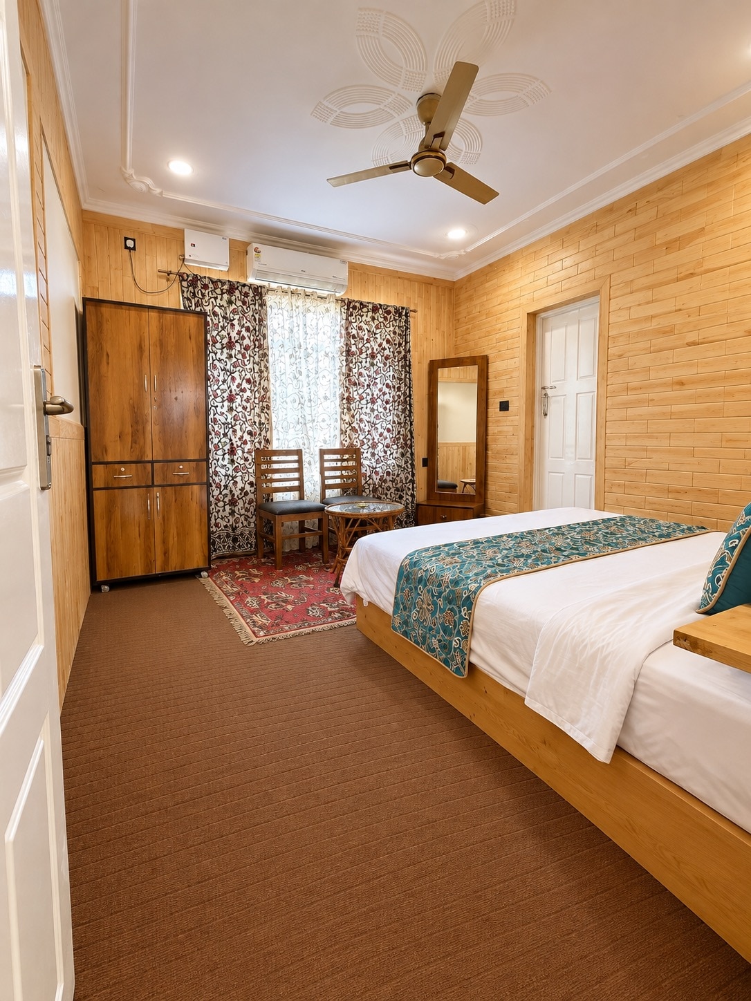 Anjeer Villa Resort Room