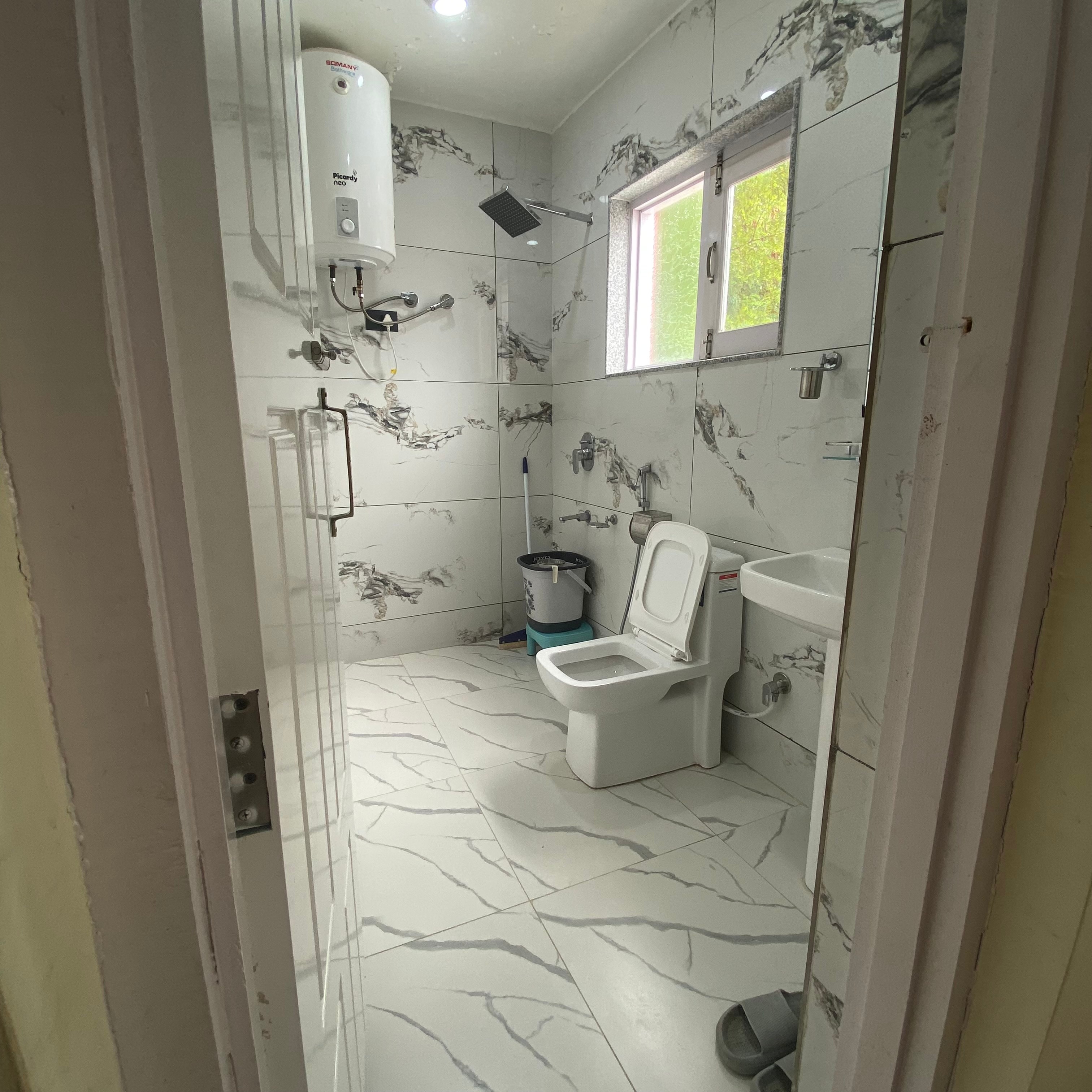 Anjeer Villa Resort Bathroom
