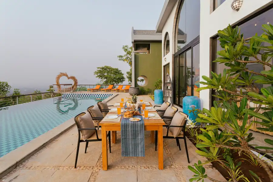 Antaraa, Karjat
