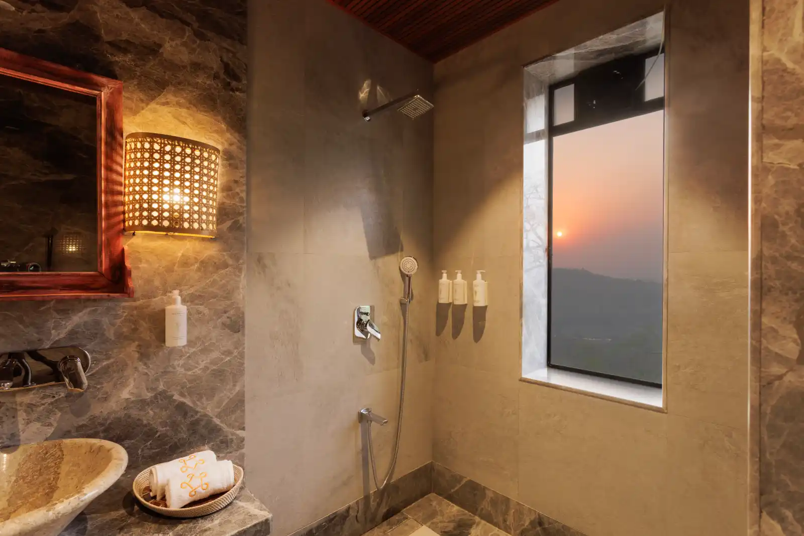 Antaraa, Karjat
