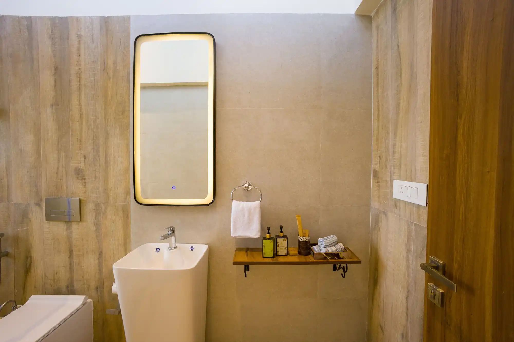 Antarmann Casa Ember, Bhimtal