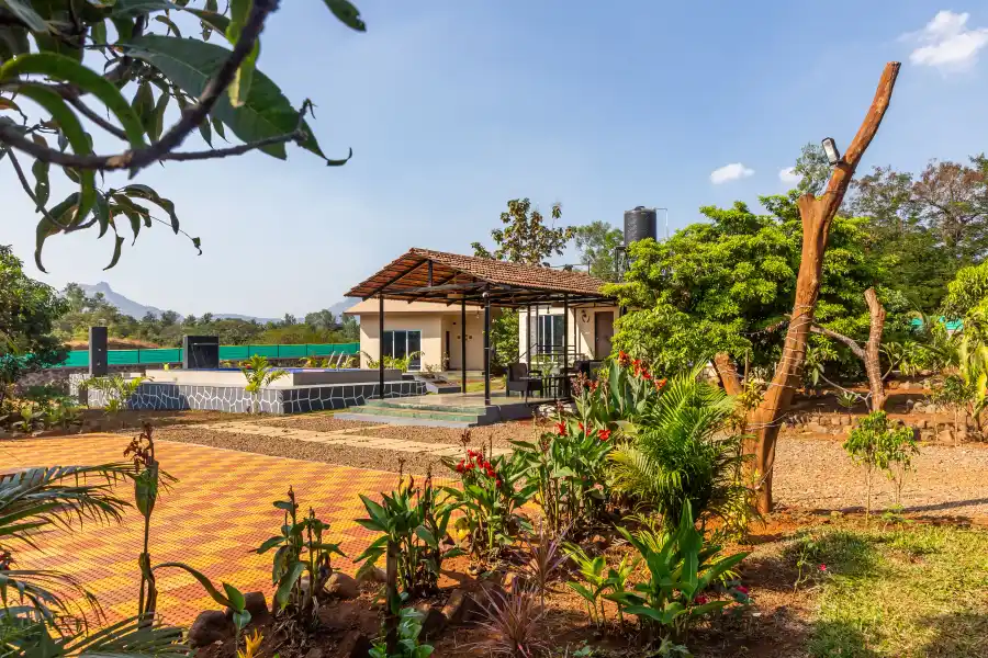 Apricus Farm, Karjat