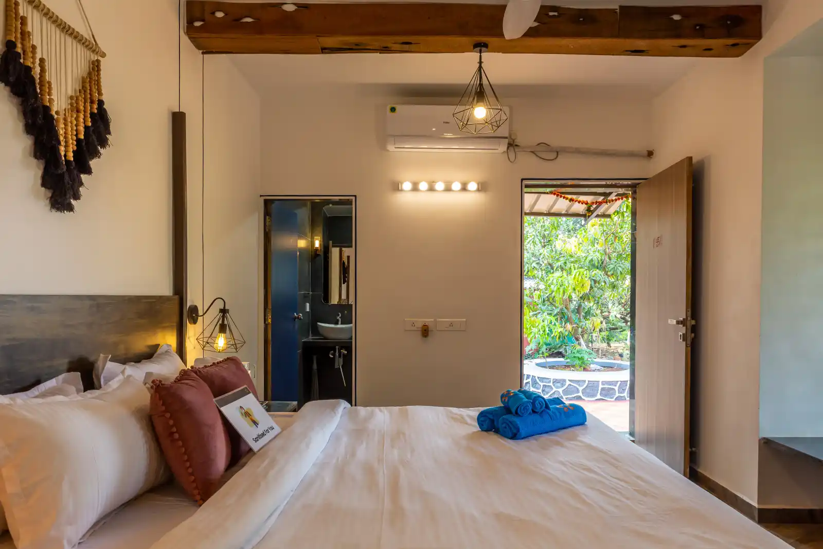 Apricus Farm, Karjat