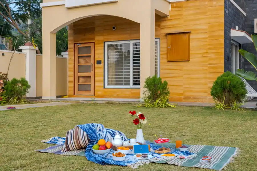 Aravilla-3-bedroom-private-pool-udaipur-aravalli-retreat-Lawns, Udaipur
