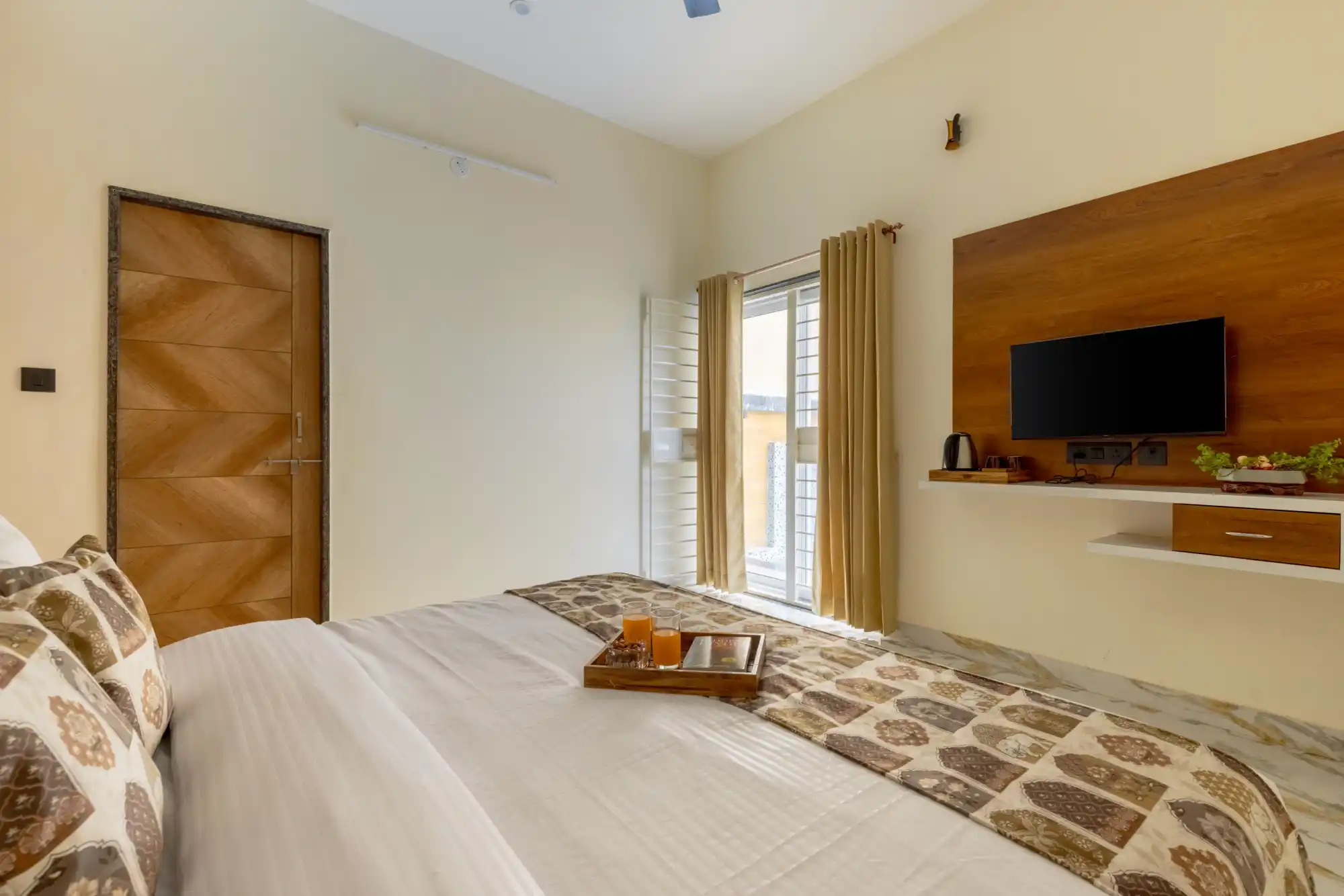 Aravilla-3-bedroom-private-pool-udaipur-aravalli-retreat-Lawns, Udaipur