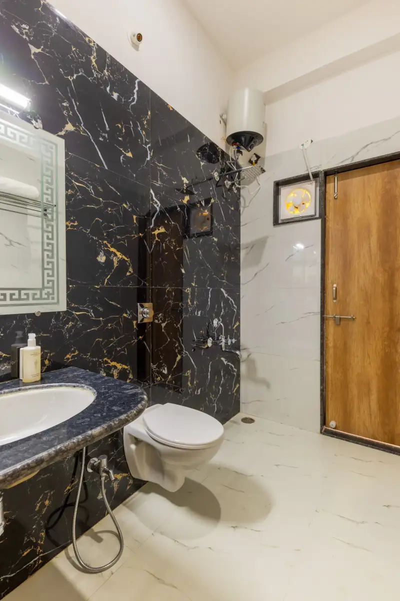 Aravilla-3-bedroom-private-pool-udaipur-aravalli-retreat-Lawns, Udaipur