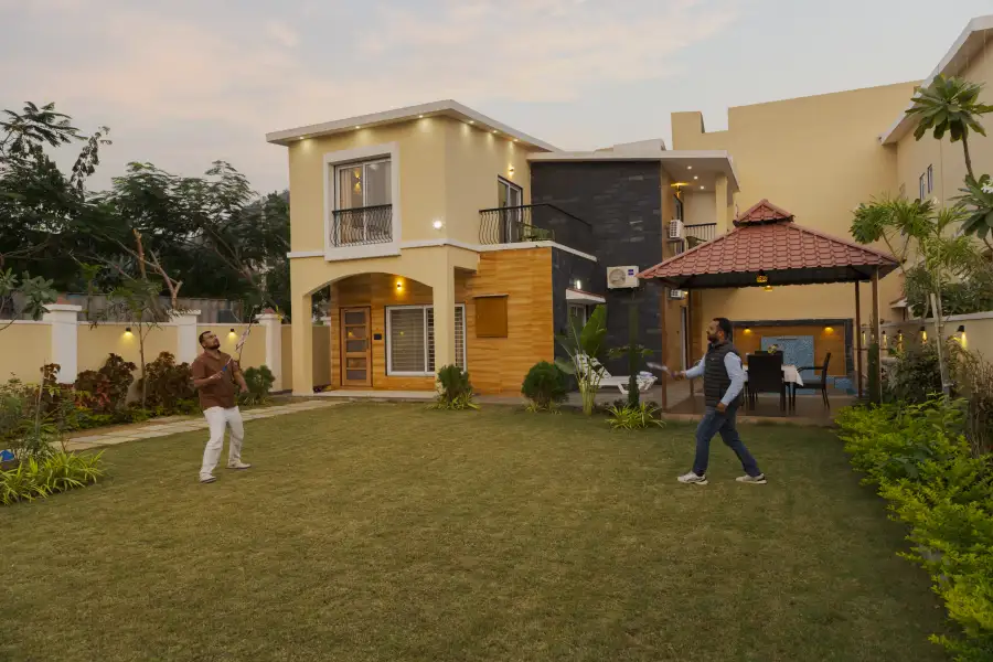 Aravilla-3-bedroom-private-pool-udaipur-aravalli-retreat-Lawns, Udaipur