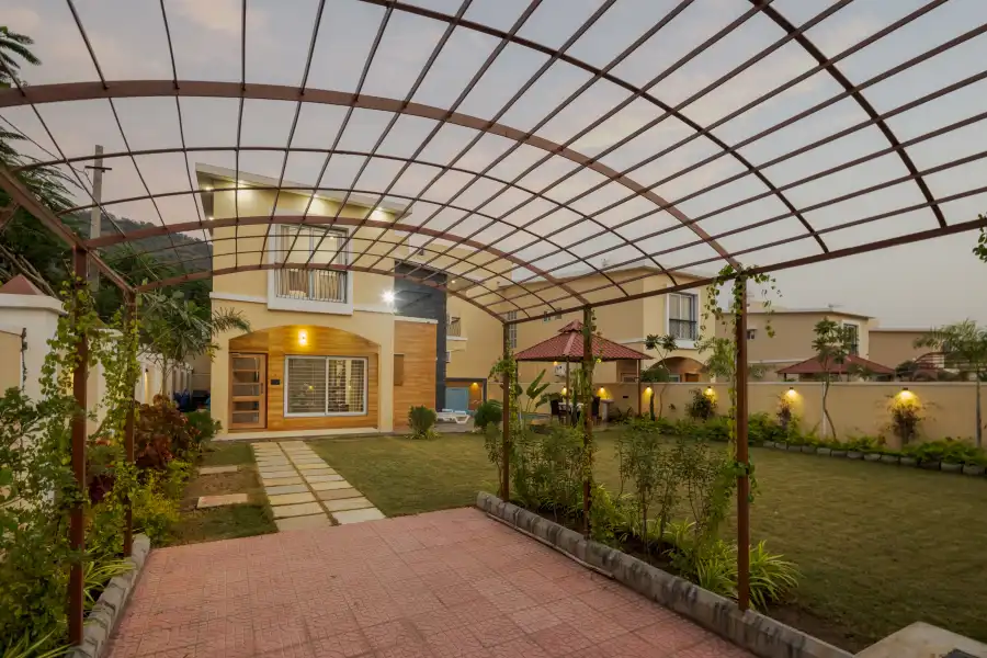 Aravilla-3-bedroom-private-pool-udaipur-aravalli-retreat-Lawns, Udaipur