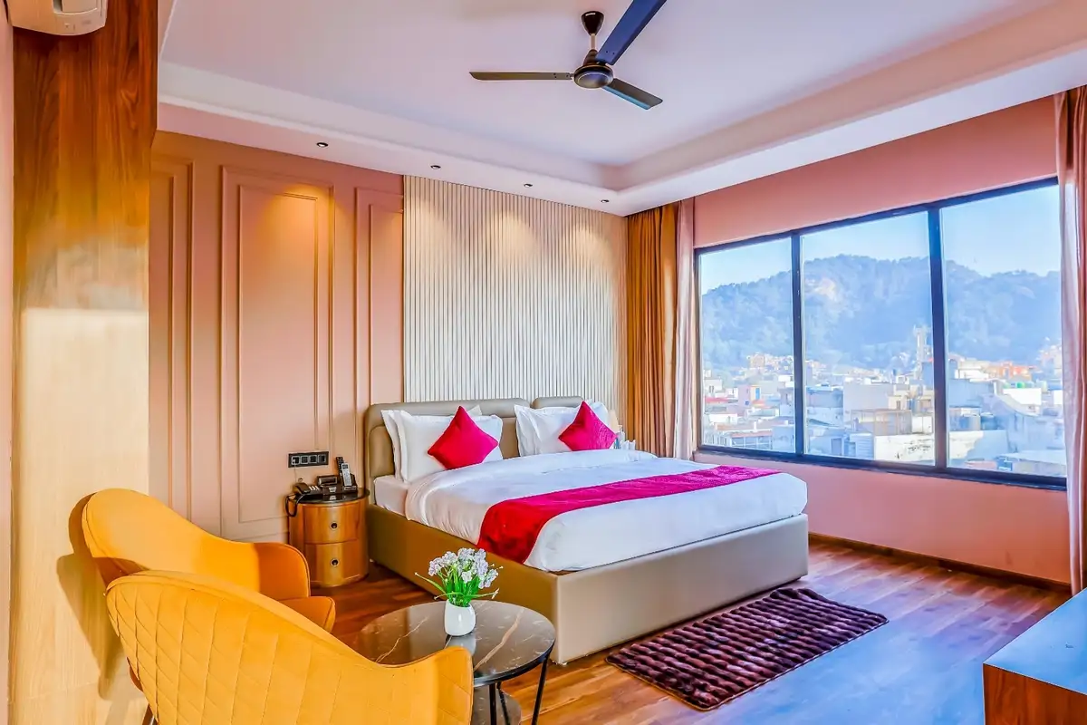 Arina Vedic Haveli Haridwar (2 Min walk for Ganga Ghat) Room