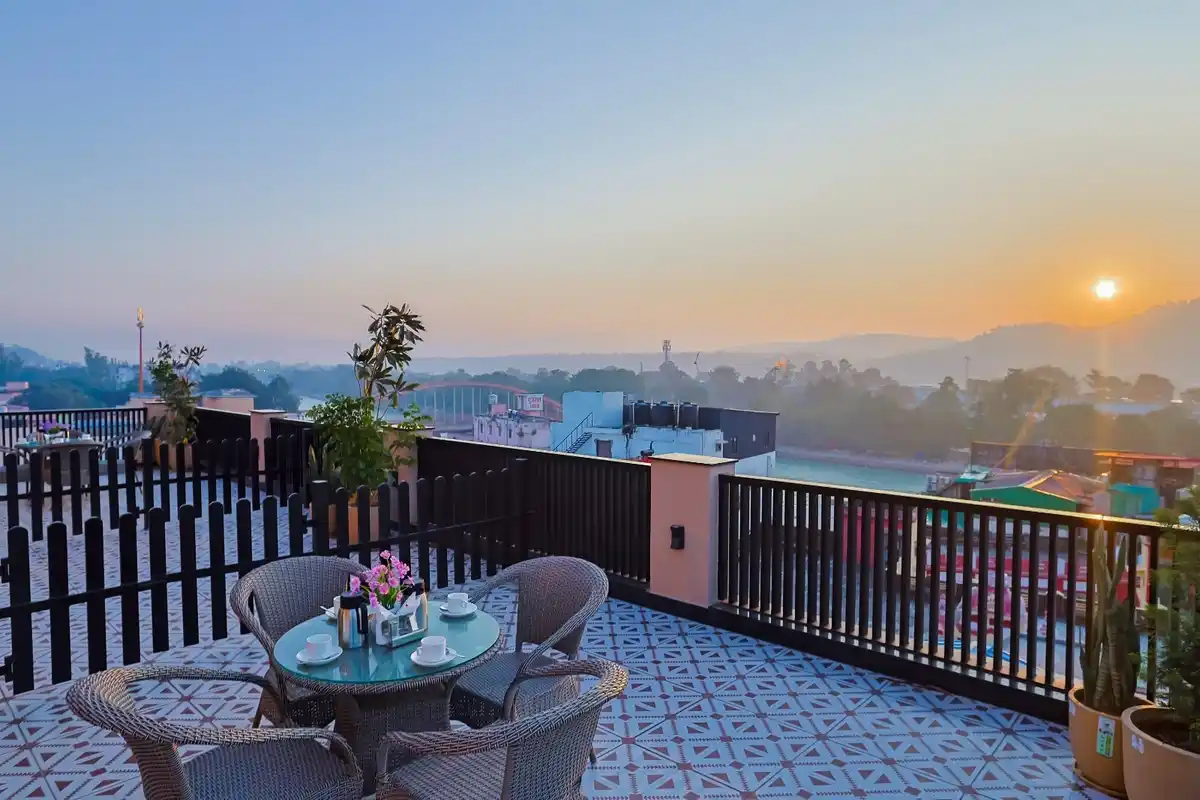 Arina Vedic Haveli Haridwar (2 Min walk for Ganga Ghat) Room