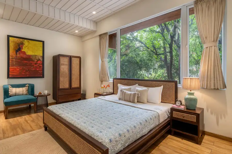 Athini, Karjat