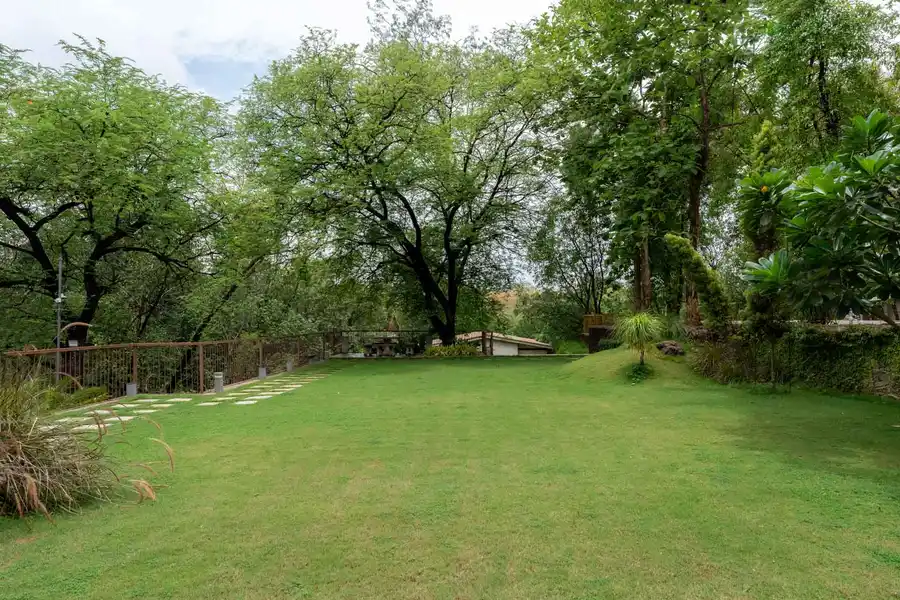 Athini, Karjat