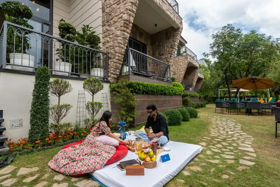Aura Stay Crisanjh, Bhimtal