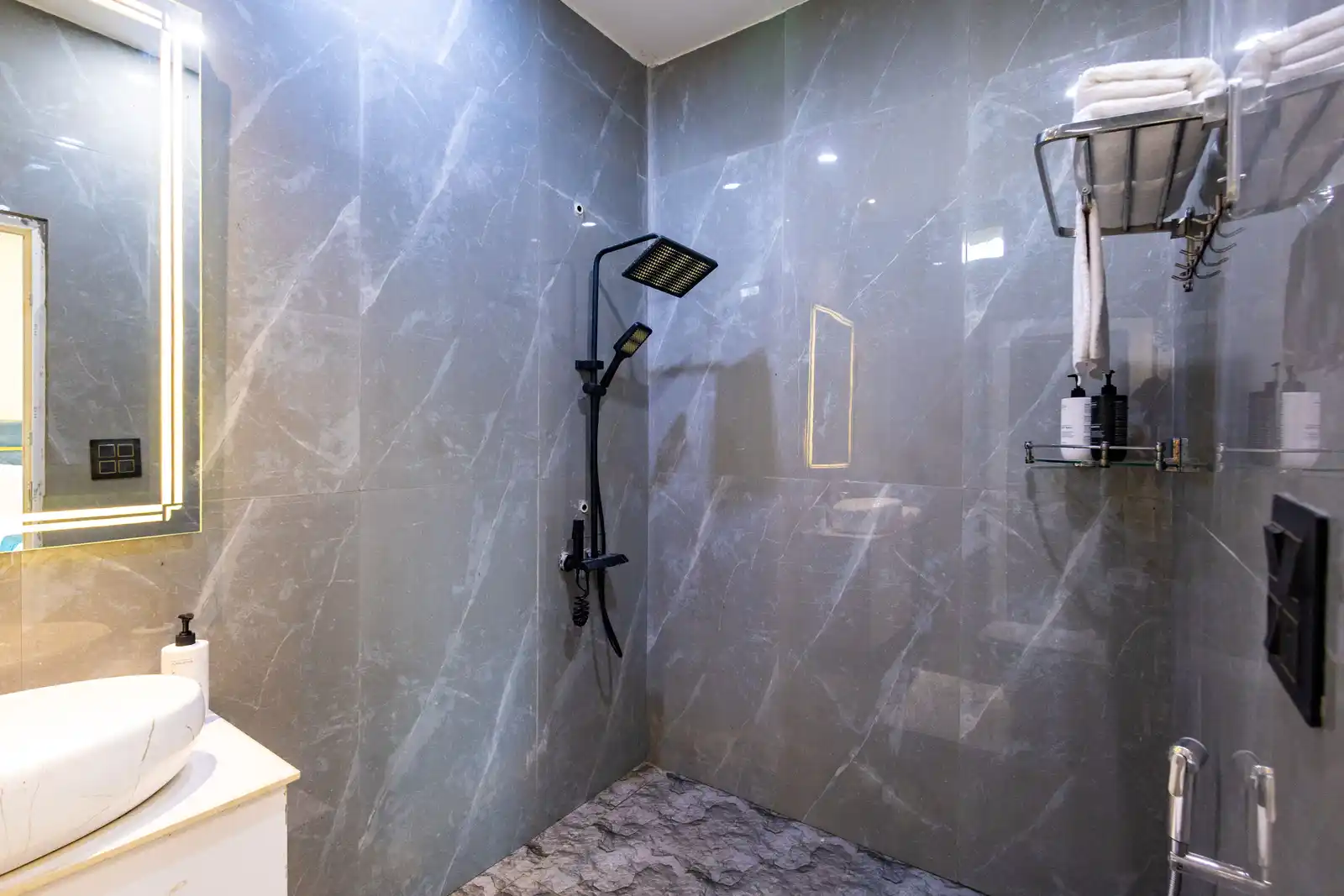 Aurea, Delhi NCR