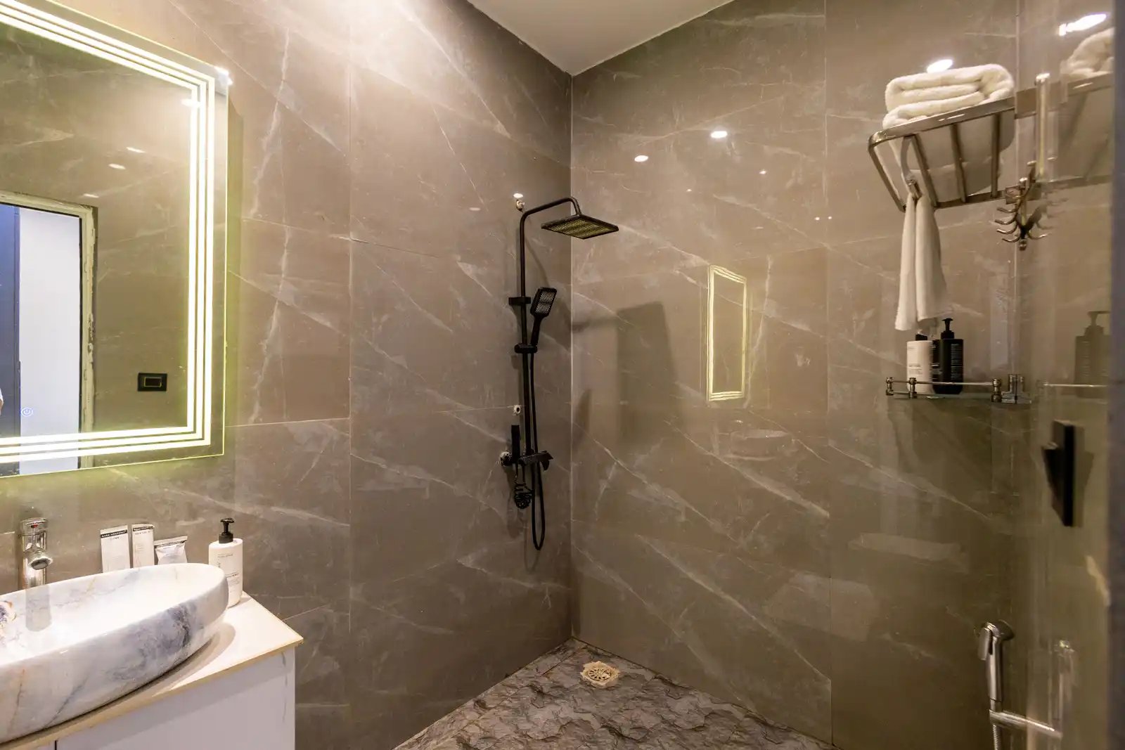 Aurea, Delhi NCR