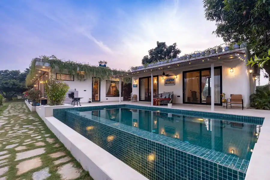 Bagaan Farm Stay W/Private Pool & Jacuzzi, Gurgaon