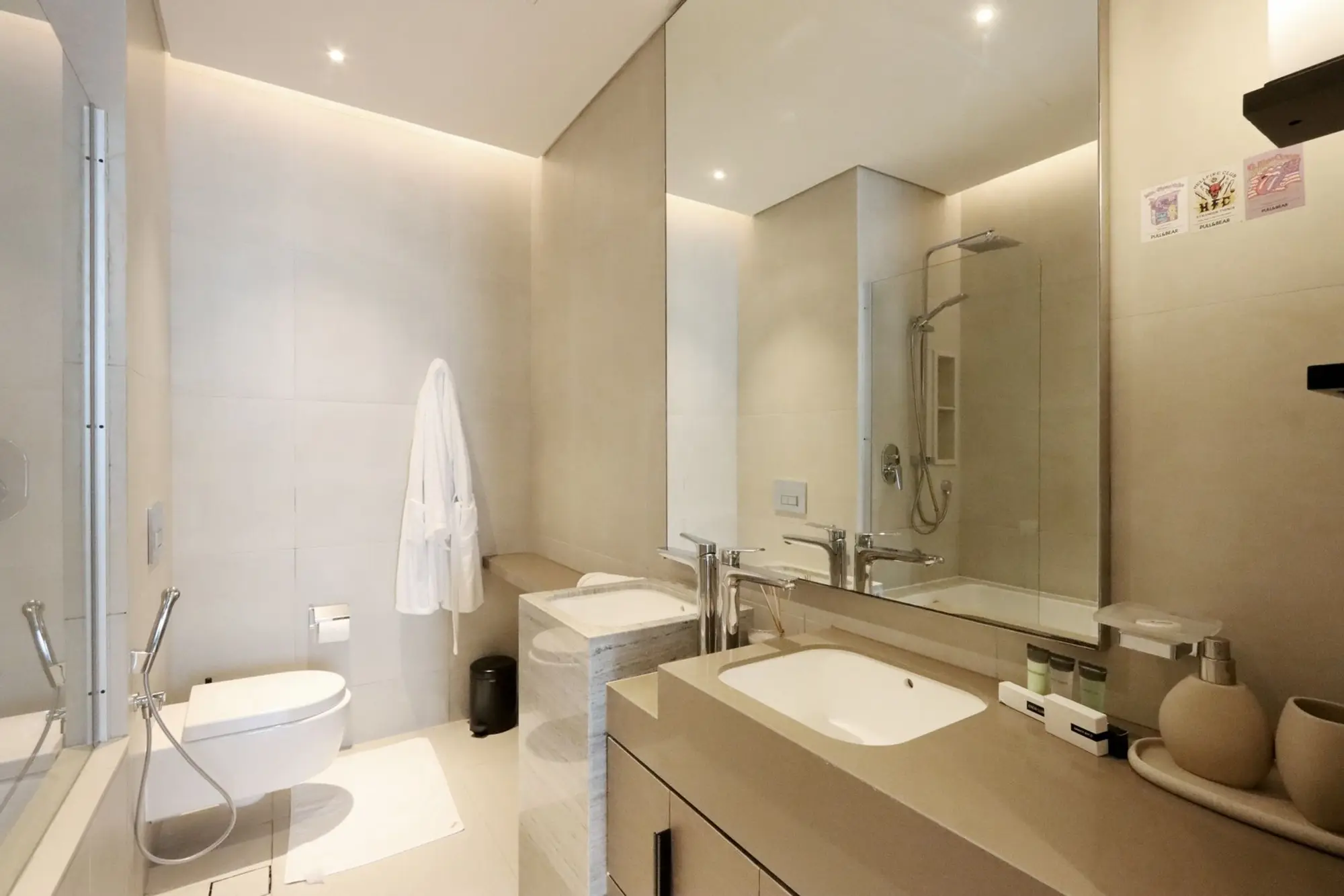 Beachfront 2B with Sea & Ain Dubai Views, Dubai